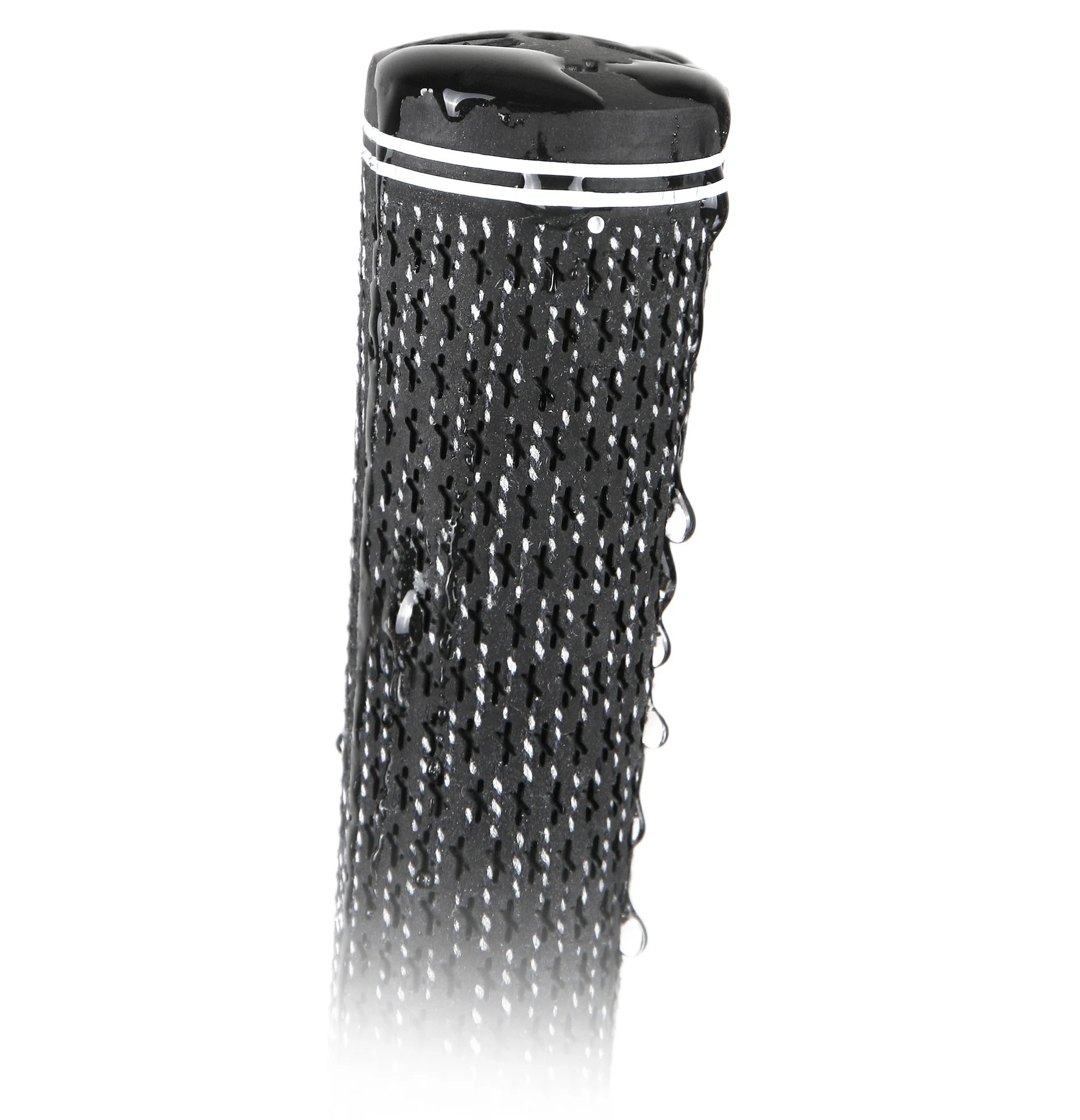 cord golf grip with water beading on it